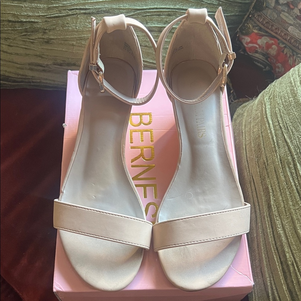 Dream Pairs Women's Beige Sandals